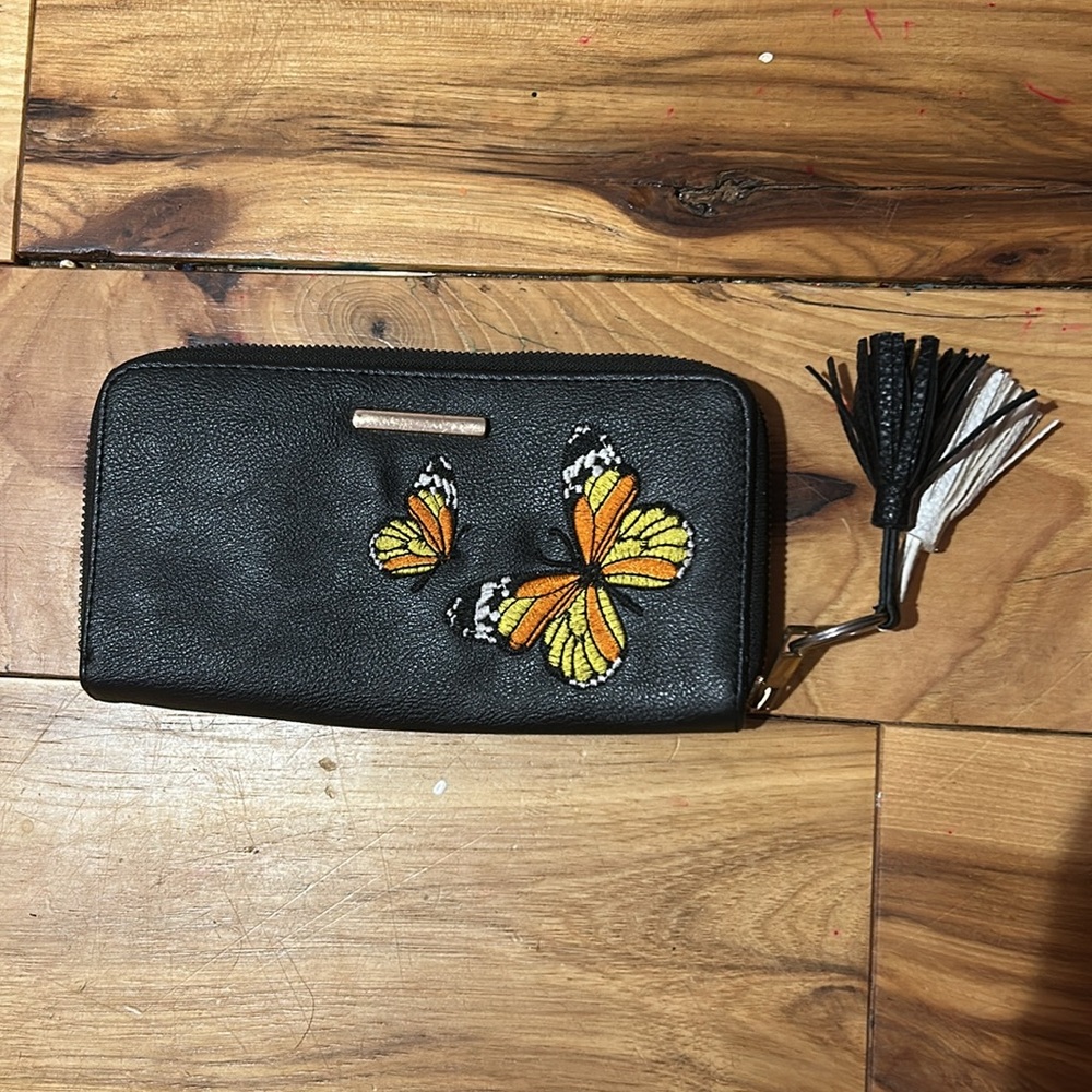 Wallets - Picture 2 of 3